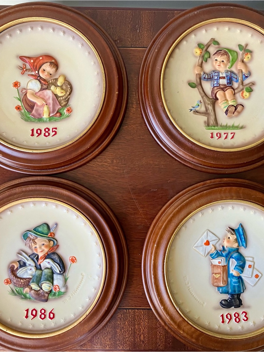 Vtg Goebel MI Hummel Framed Annual Plate Set 1977 1983 1985 1986